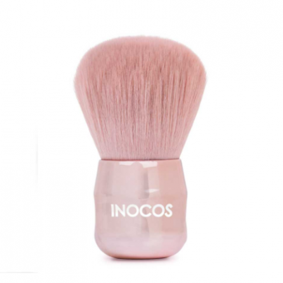 Pincel de maquilhagem rosa com cabo brilhante e marca INOCOS