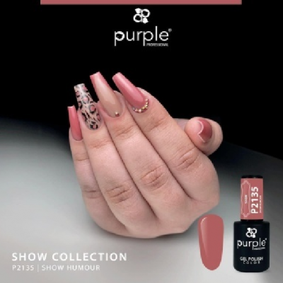Unhas decoradas com verniz gel rosa e padrão de leopardo da marca Purple