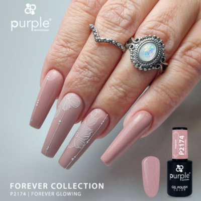 Unha de gel rosa nude com desenhos florais brancos e frasco de gel polish Purple Professional P2174