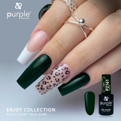 Unhas decoradas com verniz gel verde escuro, animal print e branco, frasco de verniz gel da marca purple profissional