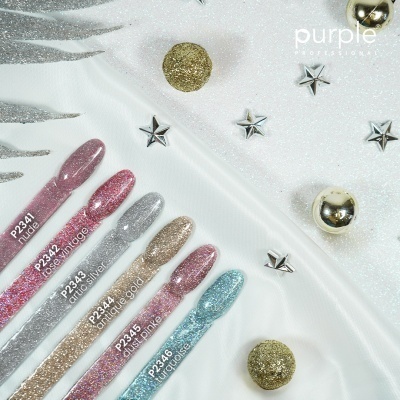 Vernizes de unhas glitter em várias cores com decoração natalícia