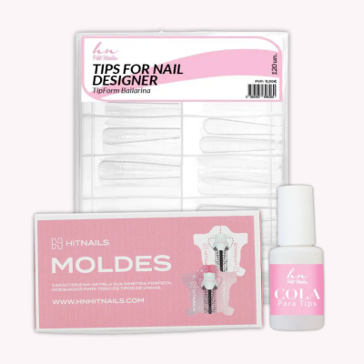 Conjunto de unhas postiças transparentes, moldes e cola para unhas em embalagem rosa e branco.