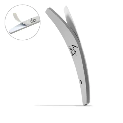 Pinça de metal prateado com texto 'Luna Super Inside' e número 120