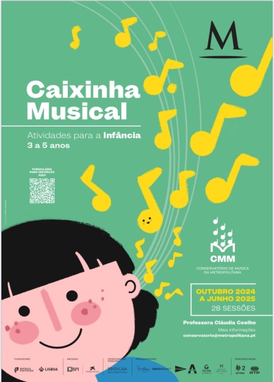 Flyer verde com notas musicais amarelas e ilustração de criança sorridente com pormenores da atividade musical