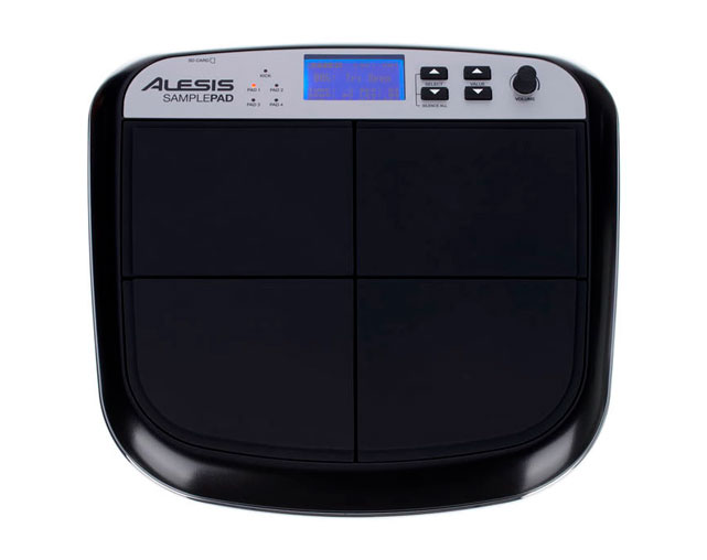 ALESIS SAMPLEPAD MULTI-PAD Controlador musical ALESIS SAMPLEPAD com quatro pads grandes pretos e ecrã digital azul