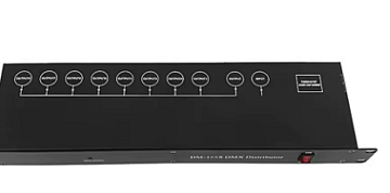 DISTRIBUIDOR DMX RACK 8 VIAS Painel preto de distribuidor de vídeo digital com botões numerados e botão de alimentação