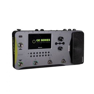 Pedaleira de guitarra Mooer GE Series cinzenta com ecrã digital e botões