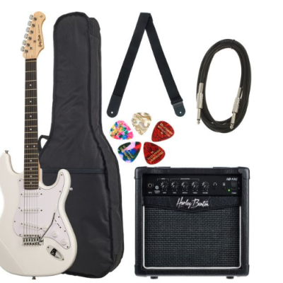 Kit de guitarra elétrica branca com amplificador, bag, palhetas e cabo.