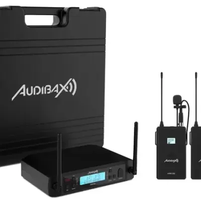 Conjunto de microfones sem fios preto Audibax com estojo e receptor.