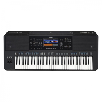 Teclado musical Yamaha PSR-SX600 preto com ecrã a cores e 61 teclas