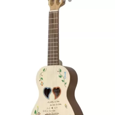 Ukulele decorado com pinturas coloridas e aberturas em forma de coração