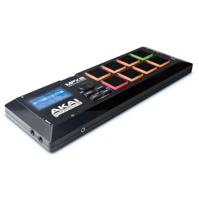 Interface de música AKAI MPX16 com pads coloridos e ecrã azul