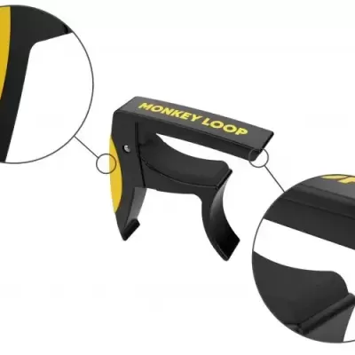 Acessório de escalada preto e amarelo com texto MONKEY LOOP