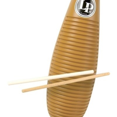 Instrumento musical percursivo castanho com duas baquetas e etiqueta LP