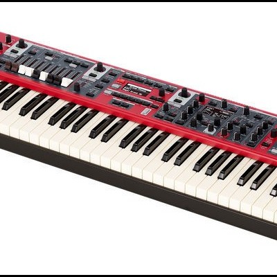 Teclado sintetizador Nord Stage 3 rojo y negro sobre fondo blanco