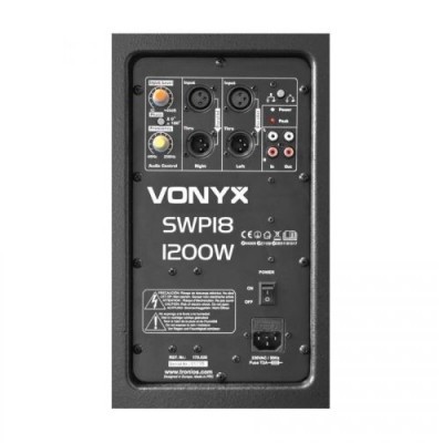 Detalhe traseiro do altifalante VONYX SWP18 1200W preto com entradas e controlos.