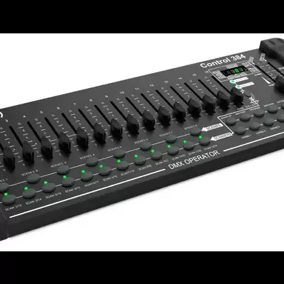 Mesa controladora DMX OPERATOR Control 384 preta com faders e botões verdes iluminados