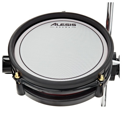Pad de bateria Alesis branco e preto com estrutura metálica