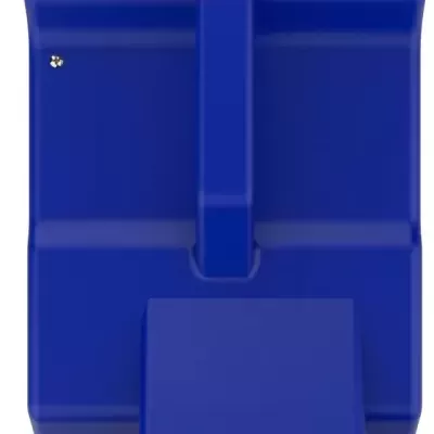 Produto azul em plástico com alça e abertura quadrada