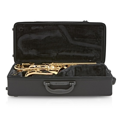 Estojo preto aberto com saxofone tenor dourado no interior acolchoado