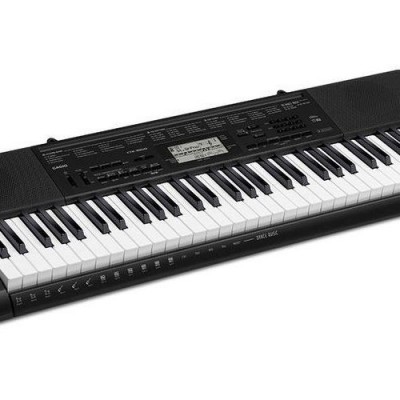 Teclado musical preto com 61 teclas