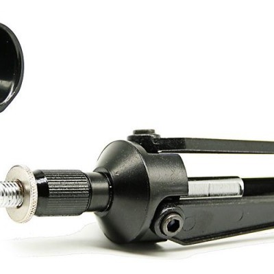 Suporte de microfone preto com tripé dobrável