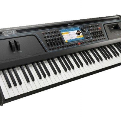 Teclado musical KORG KROME preto com ecrã digital colorido