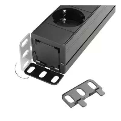 Tomada elétrica embutida preta com tampa articulada e peça adicional preta