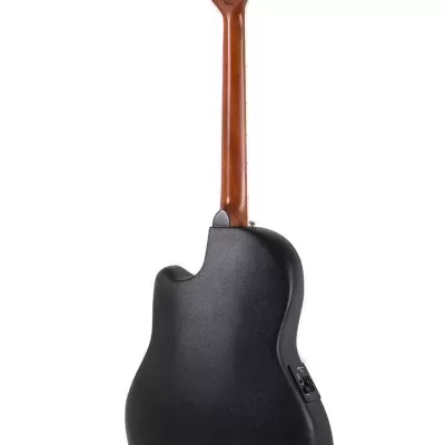 Guitarra acústica elétrica de corpo preto vista de trás