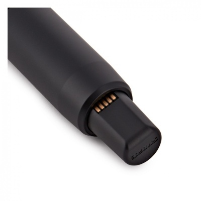 extremidade de objeto preto com contactos dourados e texto SPHINX