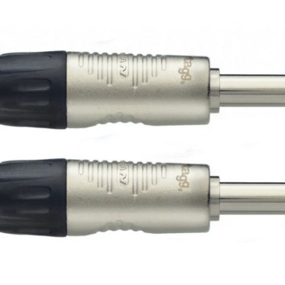 Cabo de áudio com dois conectores jack metálicos e corpo preto