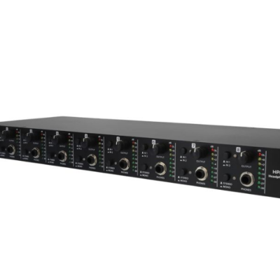 Amplificador de auscultadores preto com oito canais e luzes LED.