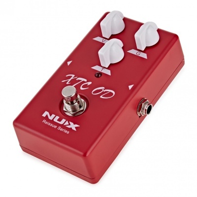 Pedal de efeito para guitarra NUX XTC OD vermelho com botões brancos