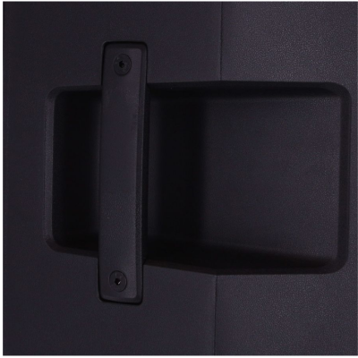 Pega embutida em plÃ¡stico preto com parafusos