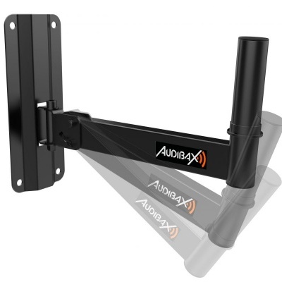 Suporte de parede metálico preto para colunas de som com braço articulado e logo Audibax.