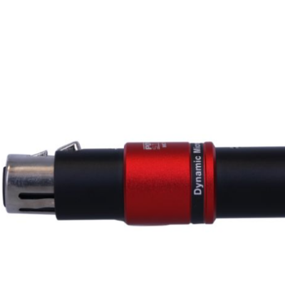 Microfone dinâmico preto e vermelho com texto Dynamic Mic