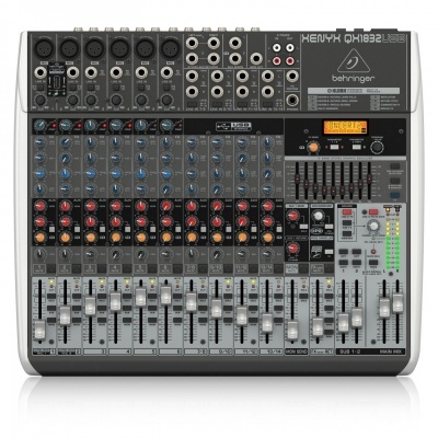 Mesa de mixagem Behringer XENYX QX1832USB com botões e faders