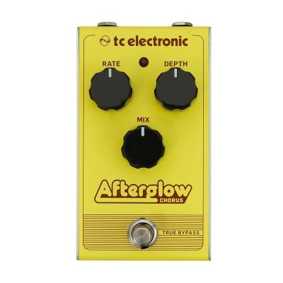 Pedal amarelo TC Electronic Afterglow Chorus com botões pretos