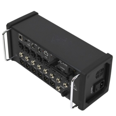 Interface áudio preta Behringer com múltiplos conectores XLR e jack