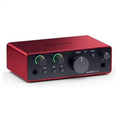 Interface de áudio Focusrite Scarlett Solo vermelha com botões iluminados