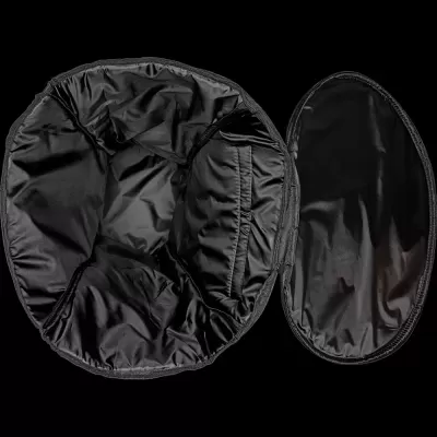 Estojo ou bolsa redonda preta aberta mostrando interior