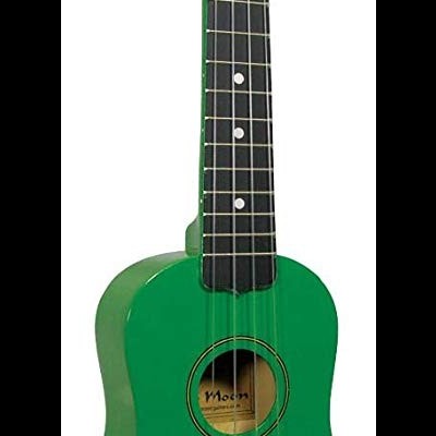 Ukulele verde com teclado preto e cordas brancas