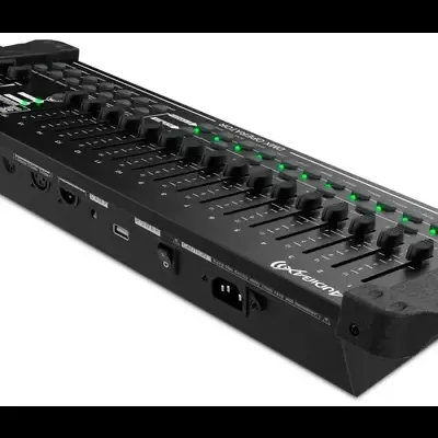 Mesa de mistura DJ preta com botões e sliders iluminados