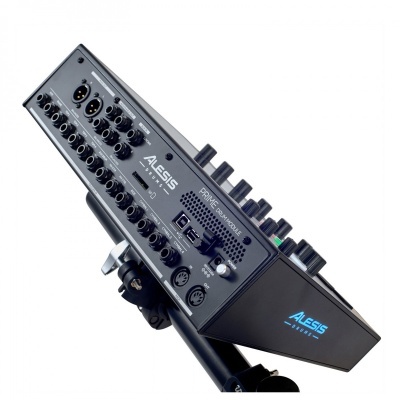 Mesa de mistura analógica preta ALESIS PRIME 13 USB com botões e entradas