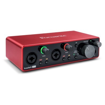 Interface de áudio Focusrite Scarlett 2i2 vermelha com conectores e botões iluminados