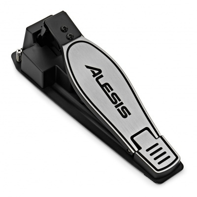 Pedal de bateria eletrônica Alesis preto com pedal prateado e texto ALESIS