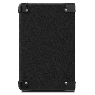 Estojo rígido preto com cantos metálicos reforçados