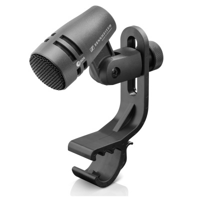 Microfone preto Sennheiser E 609 com suporte de fixação