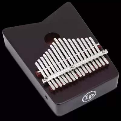 Kalimba castanha escura com lâminas metálicas e logo LP