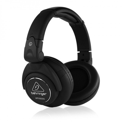 Headphones pretos Behringer HPX6000 acolchoados